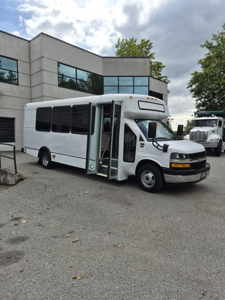 Chevrolet Express Minibus
