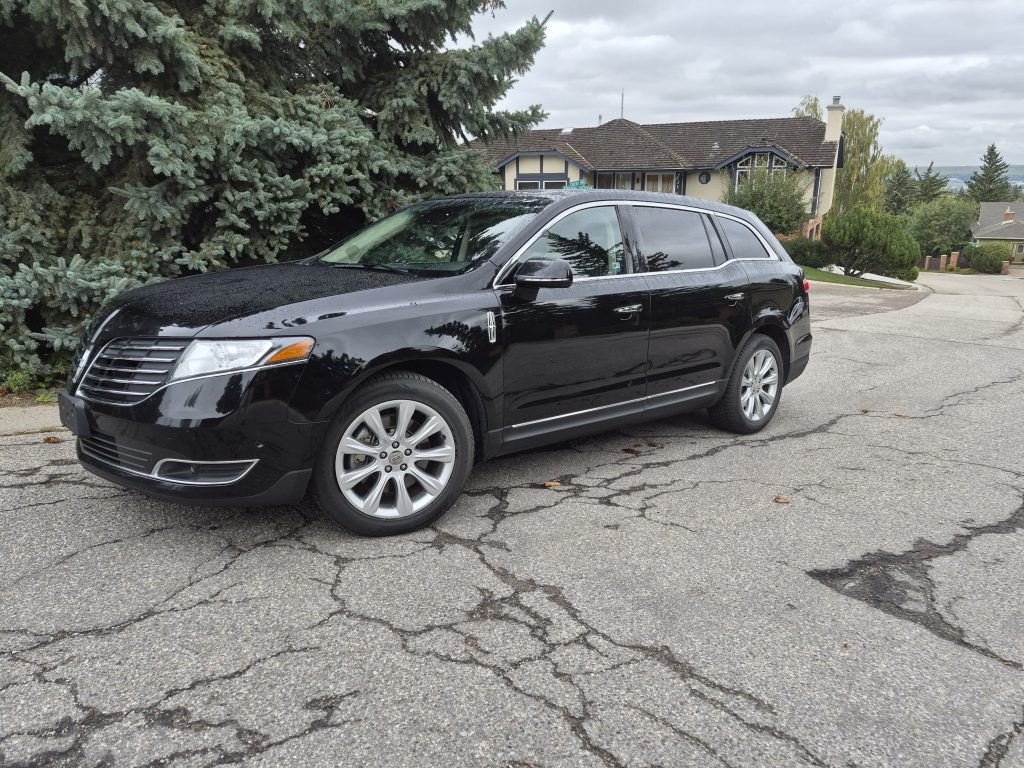 2018 Lincoln MKT Sedan